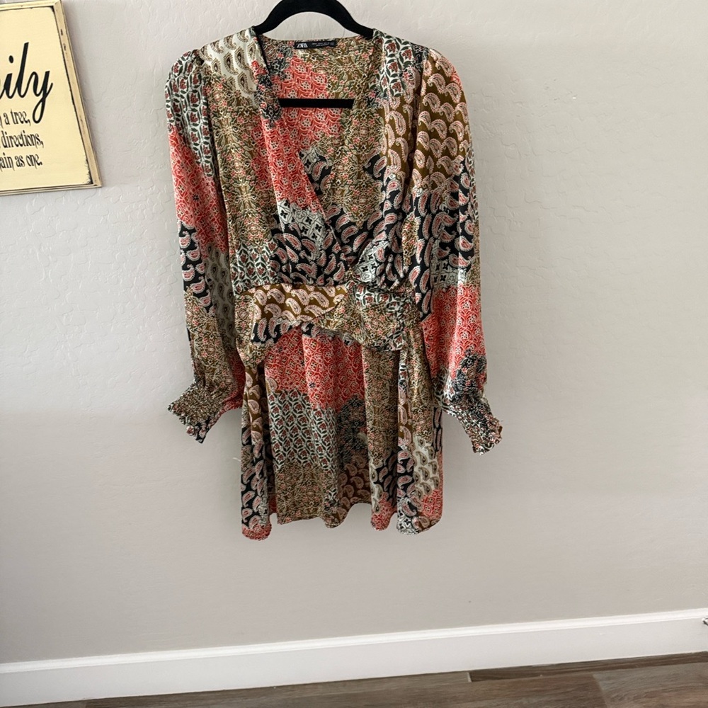 Zara multi colored  Patterned Mini Dress size M/L labeled as medium. NWOT